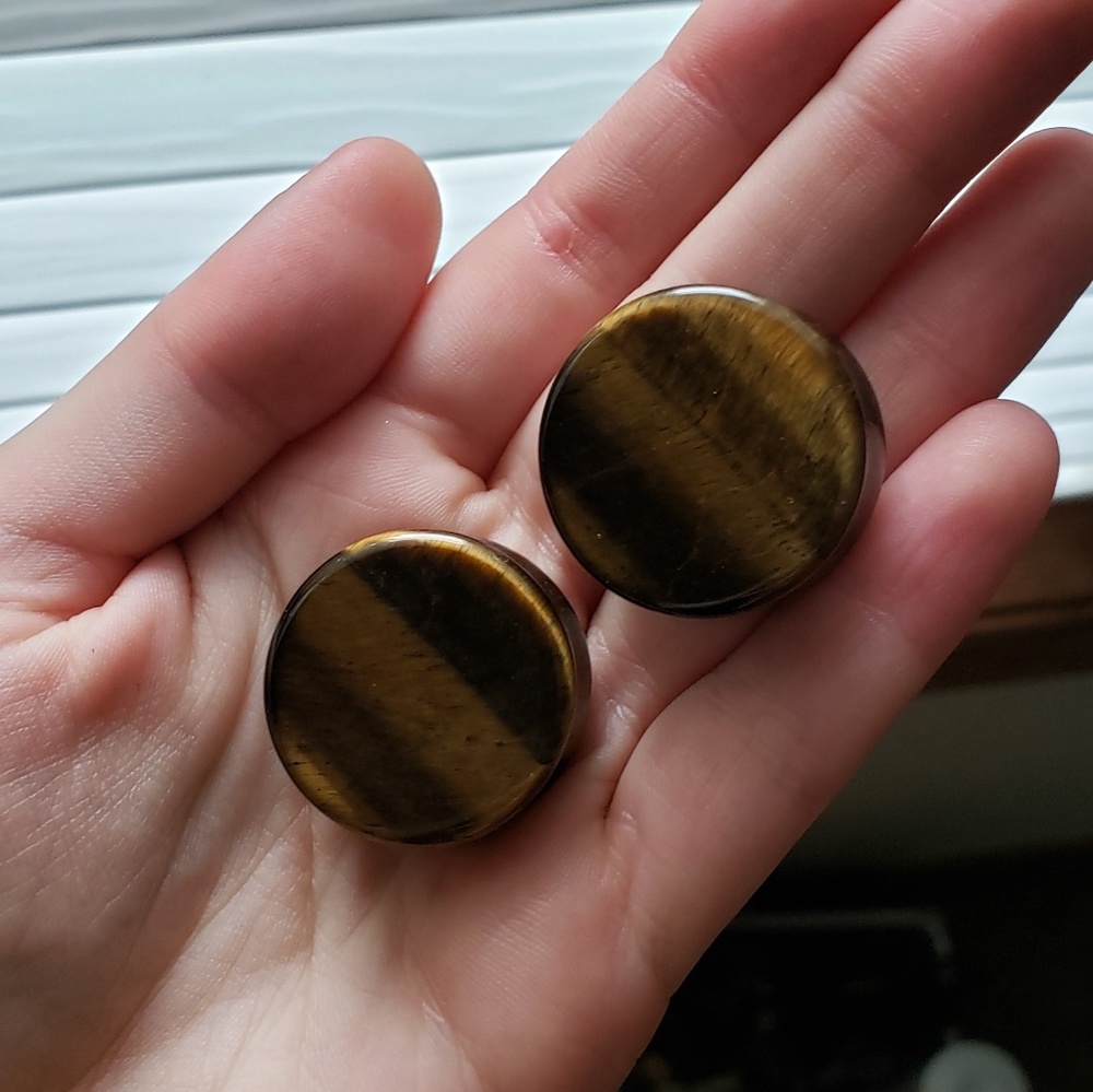 Tigers Eye stone plugs 1 inch